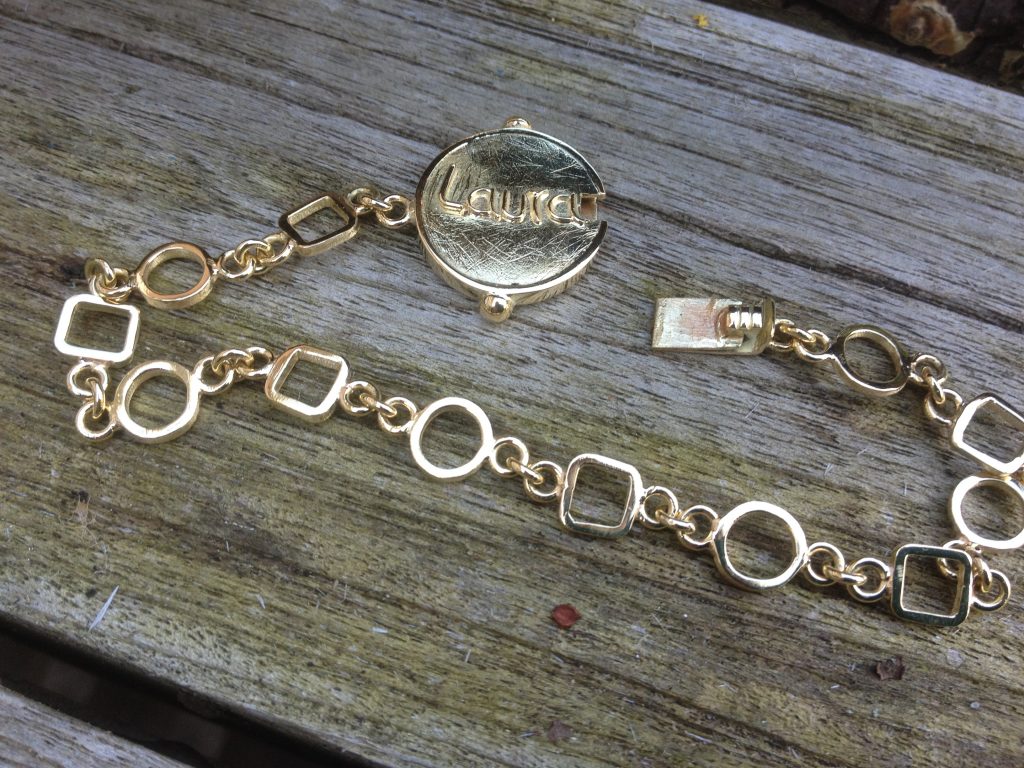 Antje's werk 5 Handgemaakt gouden schakelarmband met naam